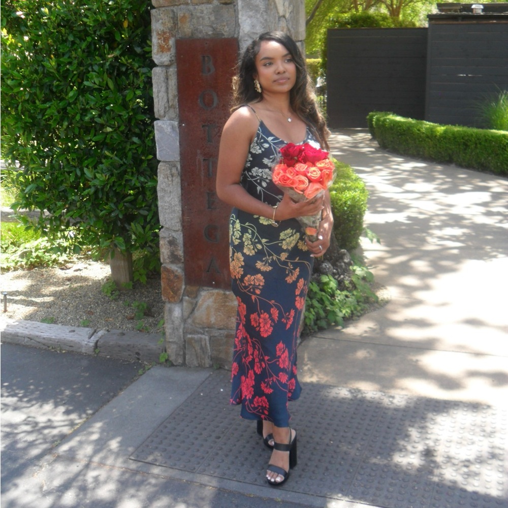 Anthropologie flower dress🌹 elegant and fun! originally $180 - Picture 1 of 3